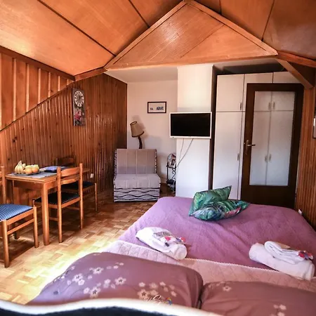 Salines Apartment *